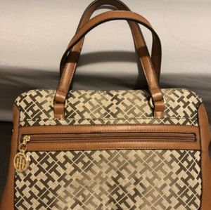 Tommy hilfiger purse